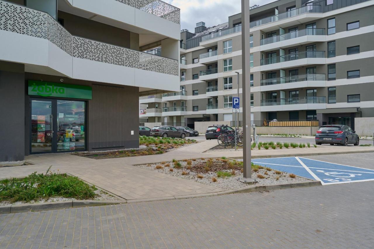 Apartment With 2 Bedrooms & Parking Wroclaw By Noclegi Renters Luaran gambar