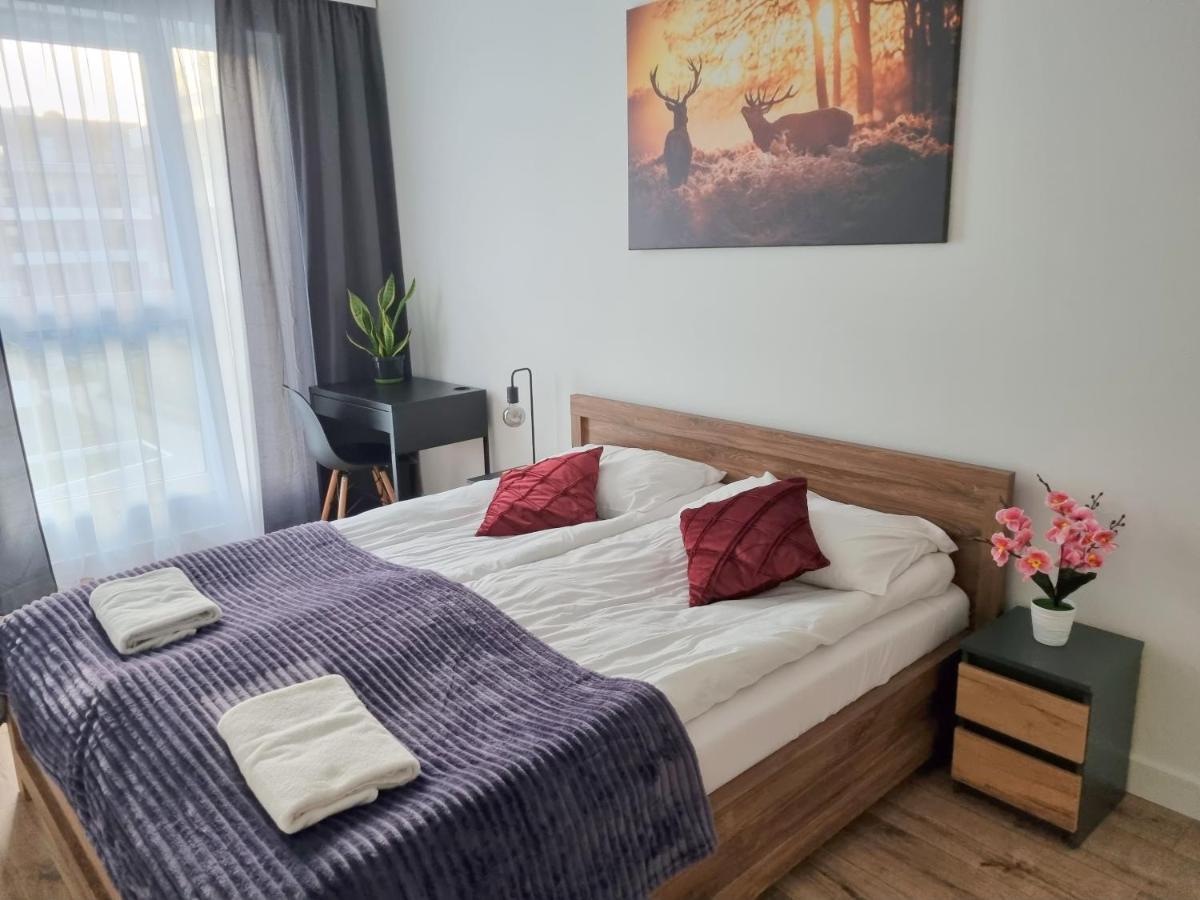 Apartment With 2 Bedrooms & Parking Wroclaw By Noclegi Renters Luaran gambar